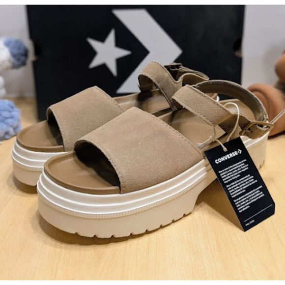 Converse Chuck Taylor All Star Lugged Heel Tan Suede Sandals Women's Size 9 NIB - Picture 1 of 14